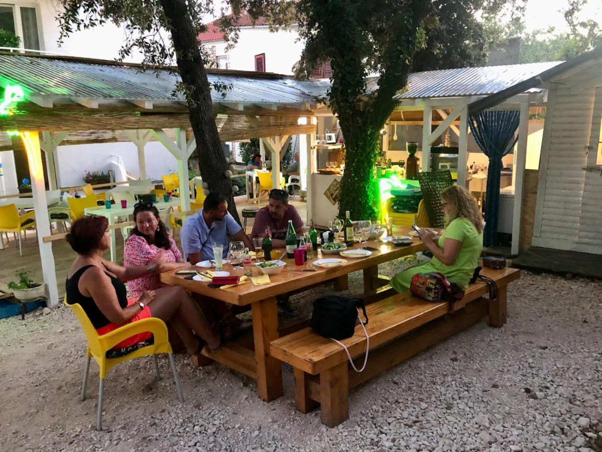 Apartmani Sollei Petrcane Luaran gambar