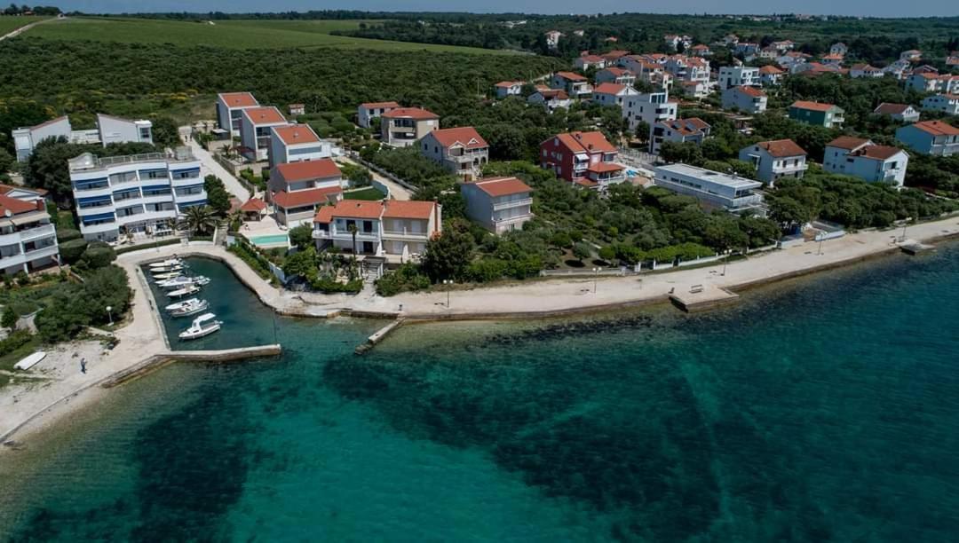 Apartmani Sollei Petrcane Luaran gambar
